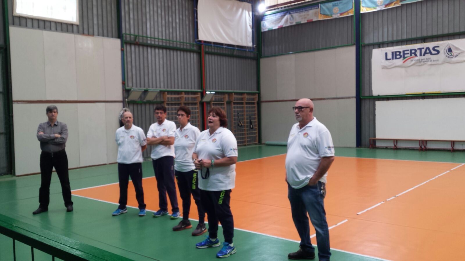 Al momento stai visualizzando PAROLA AL VOLLEY | Primo giorno tra palleggio frontale e rovesciato