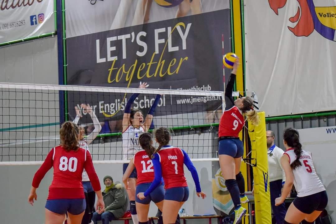 Al momento stai visualizzando CF | Ancora una conferma in casa Volley Club Leoni, la schiacciatrice Chiara Monastra