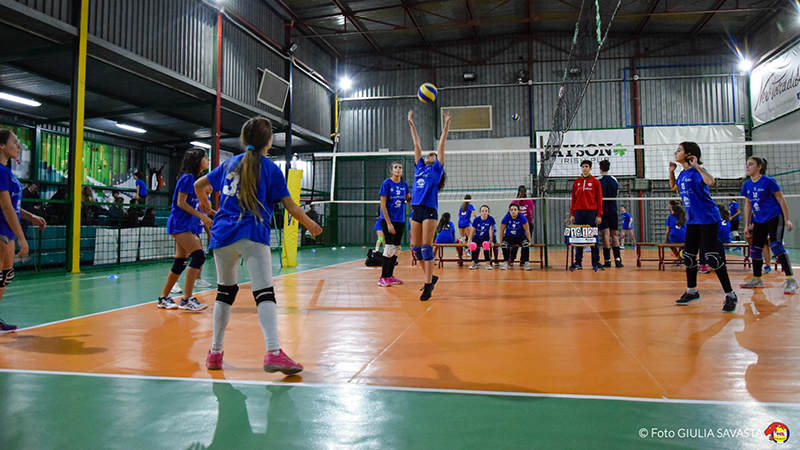 Al momento stai visualizzando Al via i nuovi corsi di pallavolo a Palermo