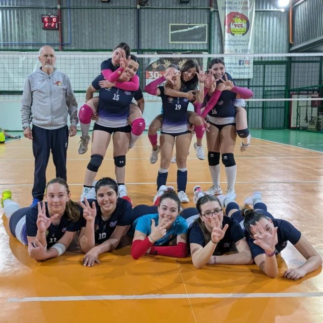 🦁 Serie D F - Gir.A | Vittoria di carattere per le leonesse allenate da coach Pippo Gennaro che si aggiudicano il match contro la formazione ASD Volley Sport Alcamo al tie break.
🏐 APD CEGAP vs ASD VOLLEY SPORT ALCAMO 3-2
(24-26 / 25-20 / 25-20 / 17-25 / 15-10)
👏 Bravissime ragazze!
🙌🏻 Un solo Cuore, un solo Club.

#VolleyClubLeoni #NoiSiamoLeoni #LeoniSiNasce #LeoniFamily

#verovolleynetwork #fipavpalermo #pallavolosiciliana #problemidivolley #pallavolosicilia #palermosport #volleysicilia #ScuoladiPallavolo #palermotoday #volleysiciliano #pallavolo #italvolley #siciliavolley #sportpalermitano #igerspalermo