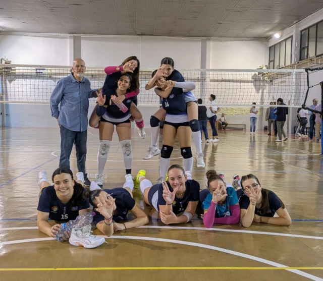 🦁 Serie D F - Gir.A | Vittoria esterna per le leonesse allenate da coach Pippo Gennaro che con grande determinazione si impongono sul campo della GS Pallavolo 2000 in quattro set.
🏐 G. S. PALLAVOLO 2000 A.S.D. vs APD CEGAP 1-3
(24-26 / 25-20 / 23-25 / 22-25)
👏 Bravissime ragazze!
🙌🏻 Un solo Cuore, un solo Club.

#VolleyClubLeoni #NoiSiamoLeoni #LeoniSiNasce #LeoniFamily

#verovolleynetwork #fipavpalermo #pallavolosiciliana #problemidivolley #pallavolosicilia #palermosport #volleysicilia #ScuoladiPallavolo #palermotoday #volleysiciliano #pallavolo #italvolley #siciliavolley #sportpalermitano #igerspalermo